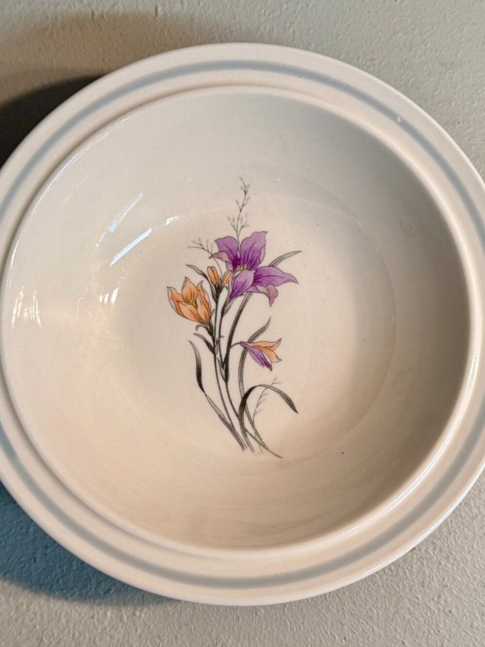 Vintage Xiangtangpai Purple Floral Ceramic Rimmed Cereal Soup Bowls - Set of 2